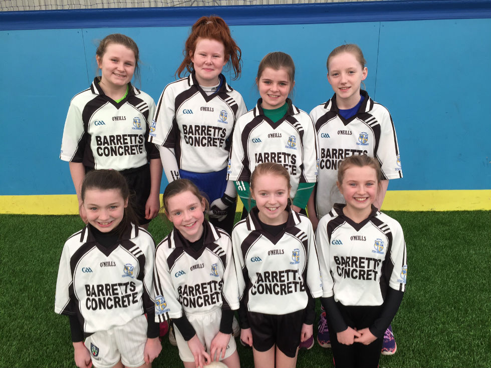 Girls GAA Team in Top 5